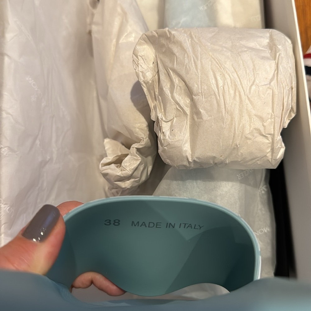 Moncler logo-print sliders - Picture 6 of 8